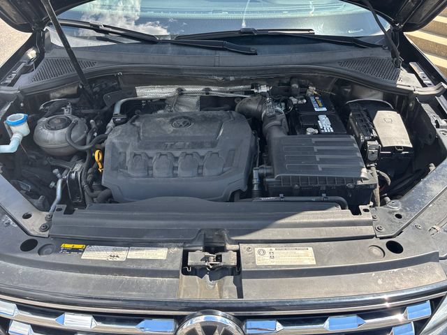 Used 2018 Volkswagen Tiguan SEL AWD/4WD image 22