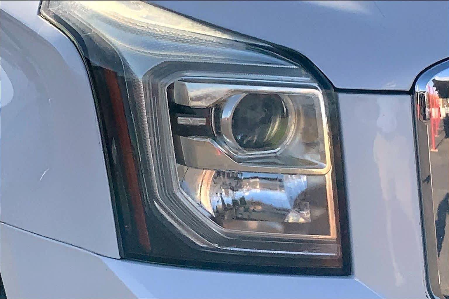 Used 2018 GMC Yukon SLT w/ Open Road Package RWD image 28