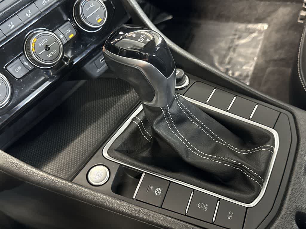 Certified 2022 Volkswagen Jetta SE FWD image 20