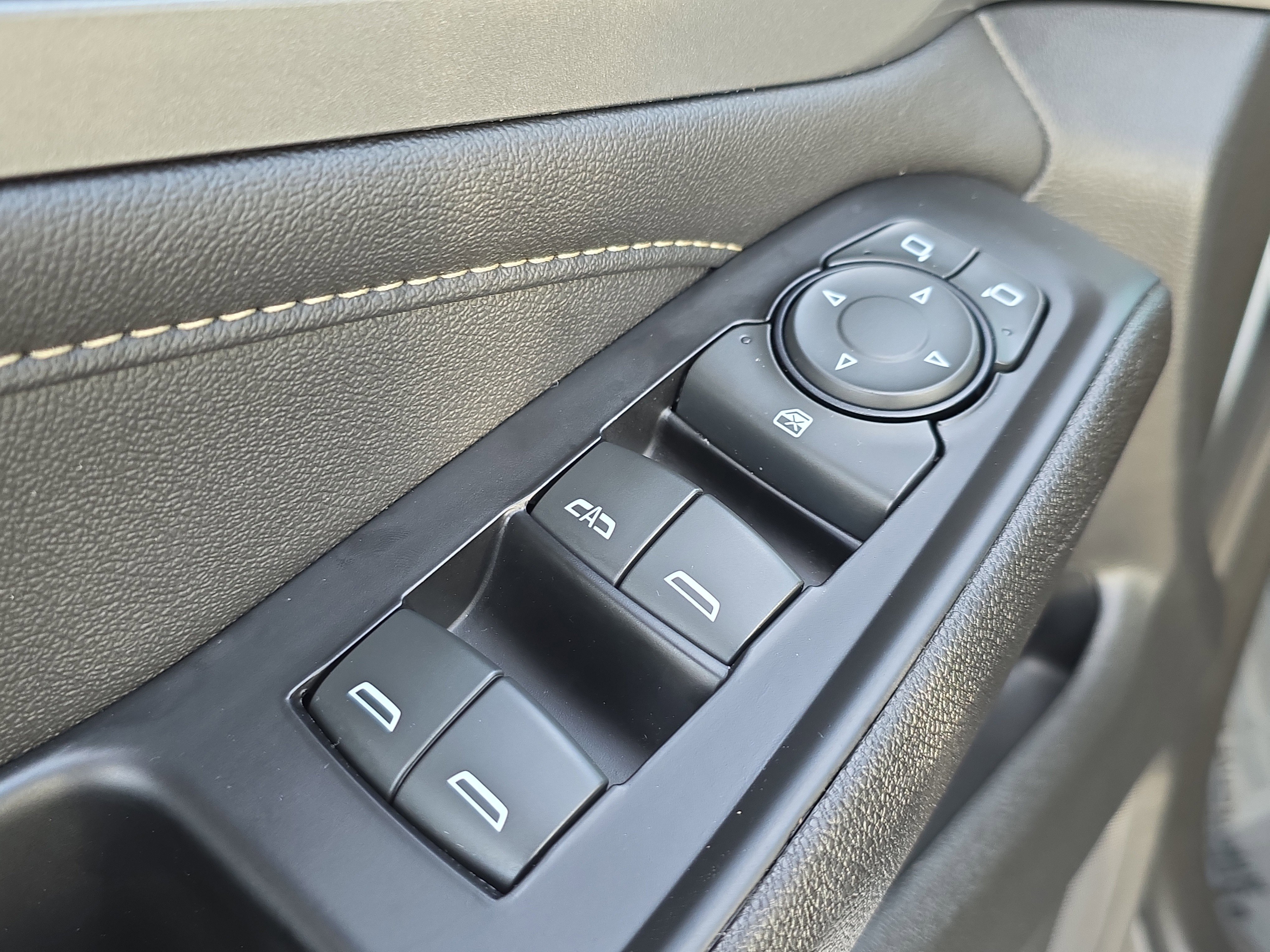 Used 2023 Chevrolet Traverse LT FWD image 51