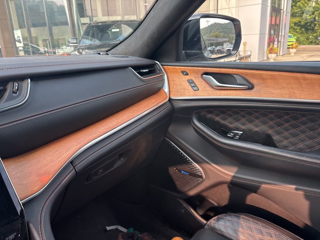 Used 2021 Jeep Grand Cherokee L Summit image 11