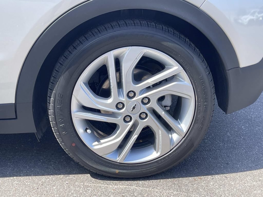 Used 2023 Chevrolet Bolt LT FWD image 30
