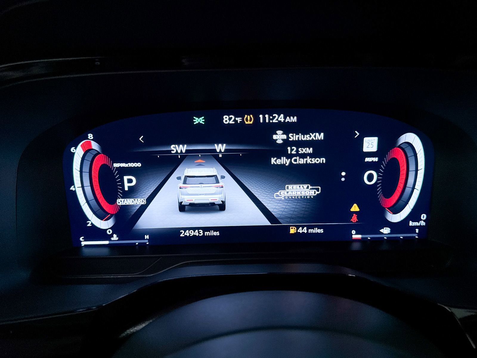 Used 2024 Nissan Pathfinder Platinum image 39