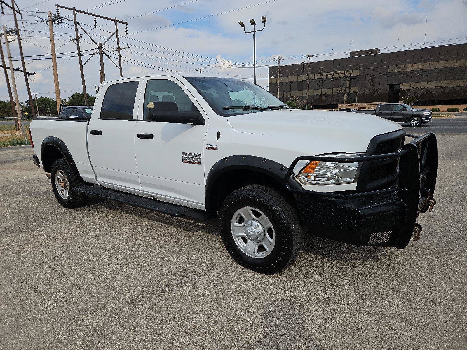 Used 2018 RAM 2500 ST AWD/4WD image 10