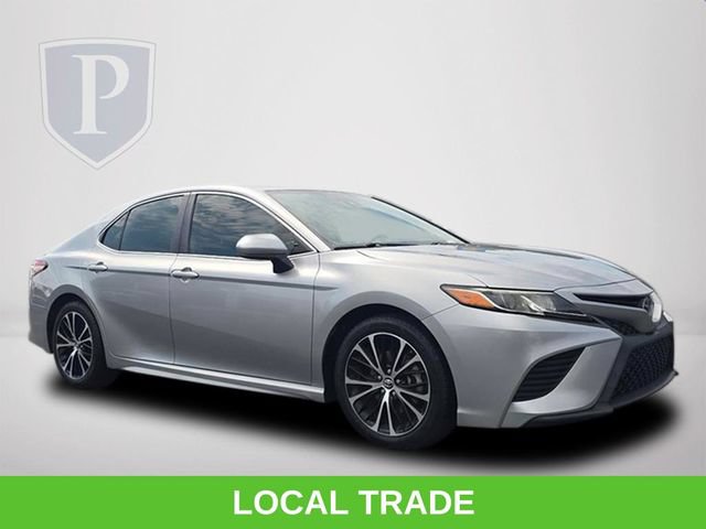 Used 2019 Toyota Camry SE FWD image 2