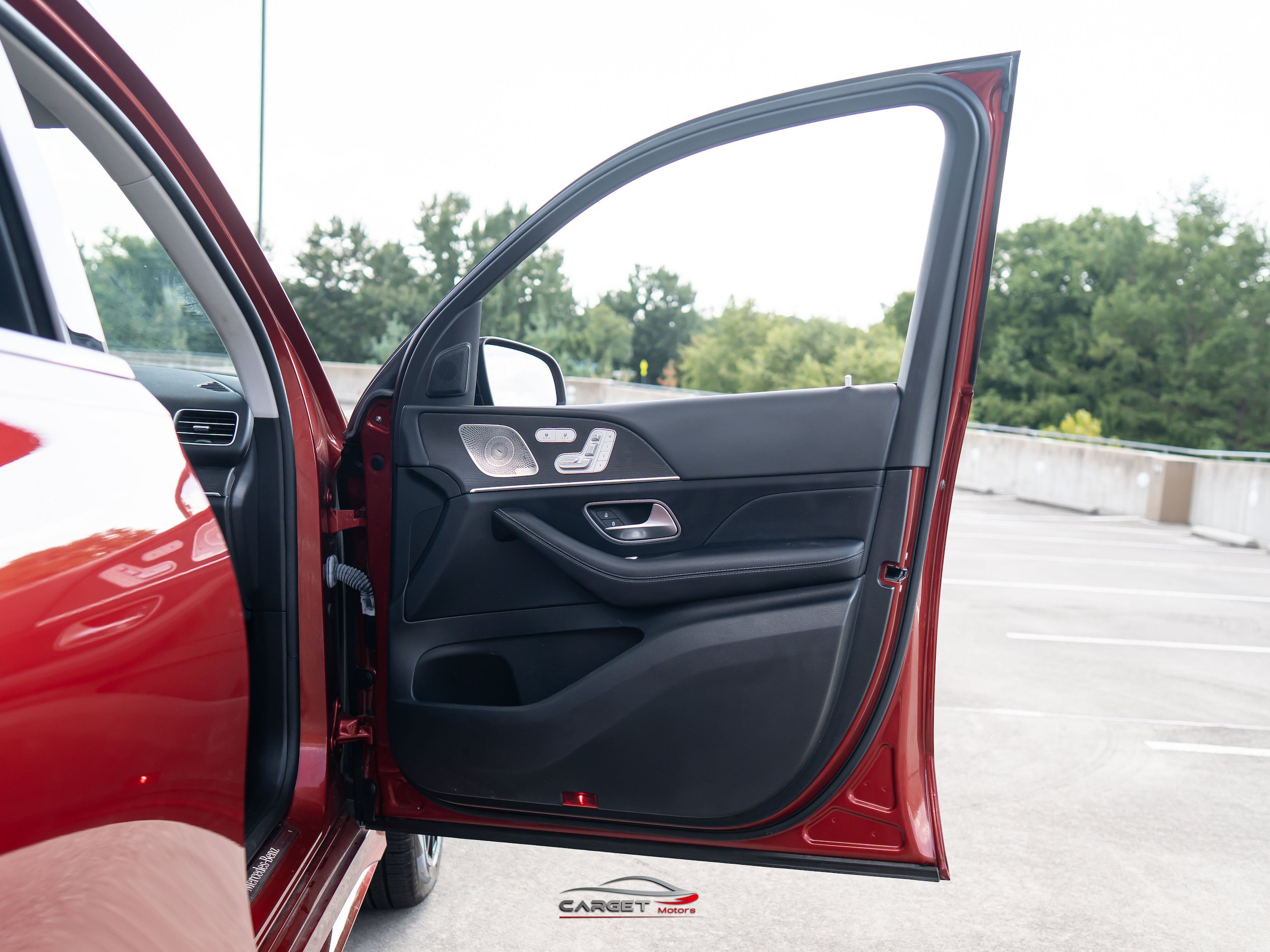 Used 2023 Mercedes-Benz GLE 350 w/ AMG Line Exterior image 40