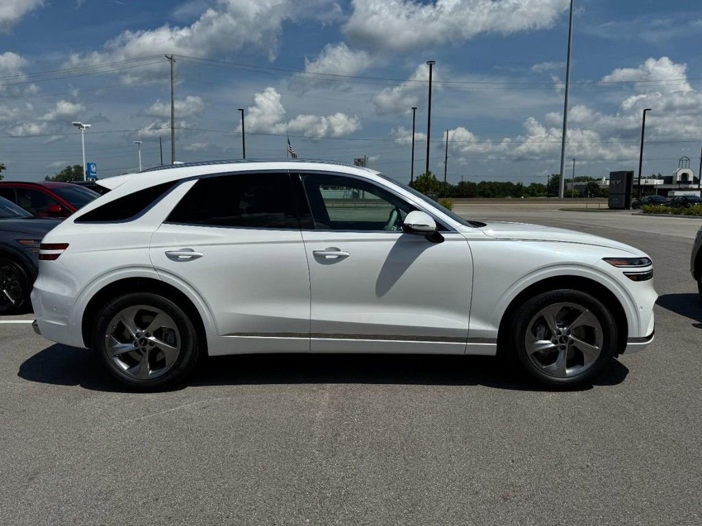 Used 2026 Genesis GV70 2.5T Advanced image 2