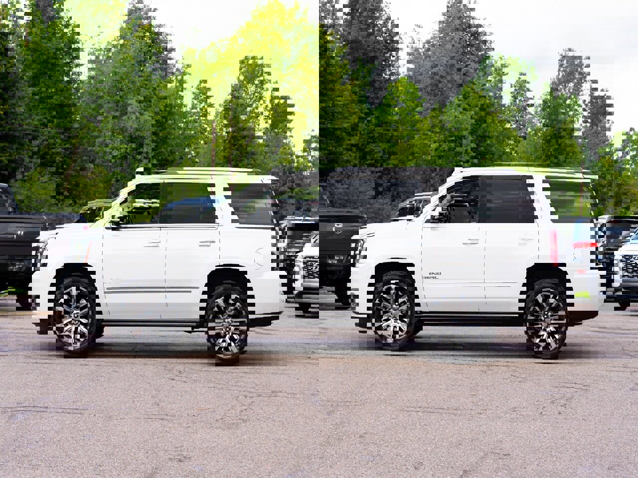Used 2020 GMC Yukon Denali w/ Denali Ultimate Package image 8