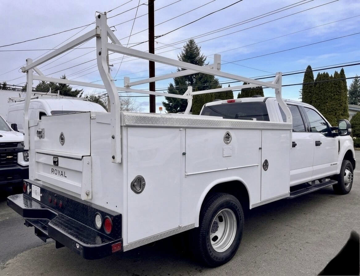 Used 2021 Ford F350 XLT image 4