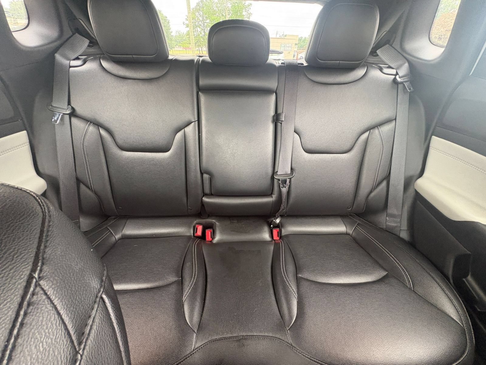 Used 2025 Jeep Compass Limited AWD/4WD image 39