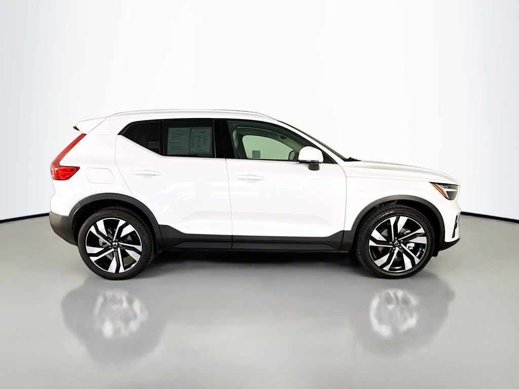 Used 2023 Volvo XC40 B5 Ultimate w/ Protection Package Premier AWD/4WD image 8