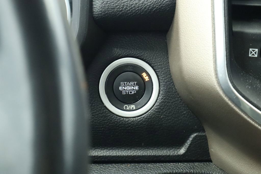 Used 2022 RAM 1500 Laramie AWD/4WD image 42