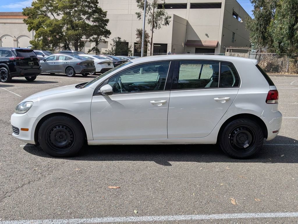 Used 2014 Volkswagen Golf 4-Door image 8