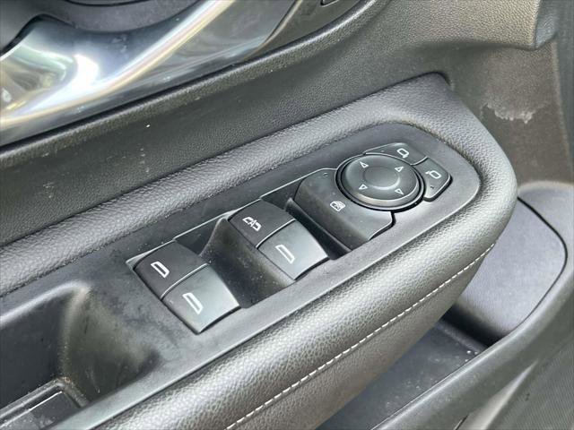 Used 2022 GMC Terrain SLE w/ Driver Convenience Package image 14