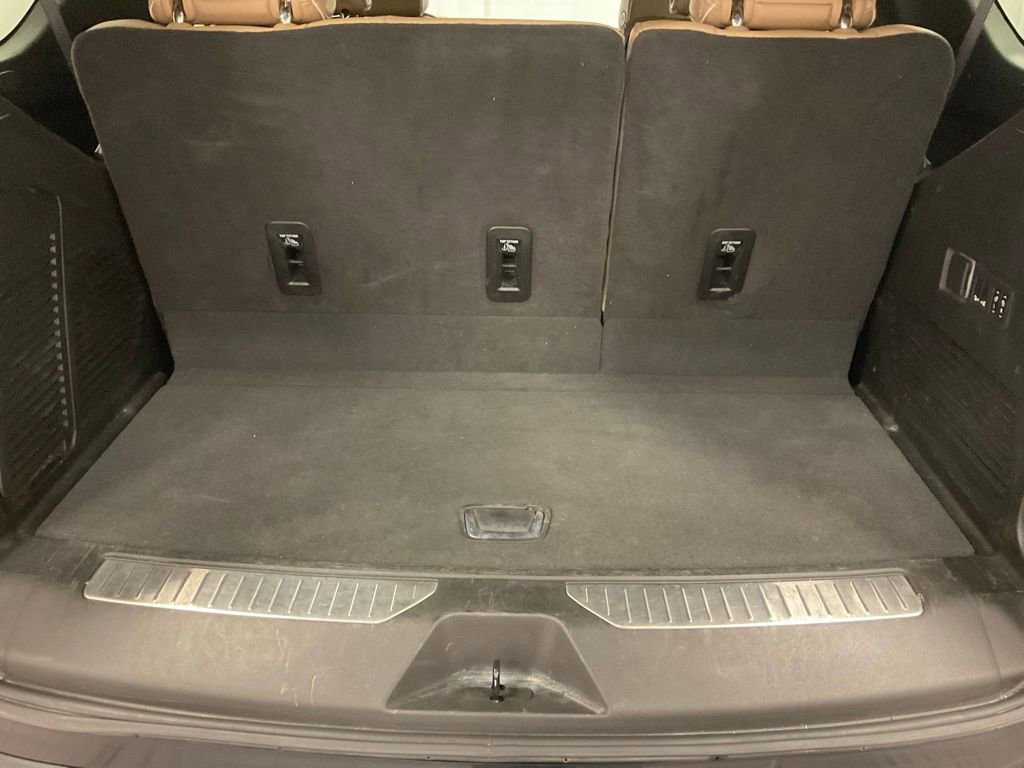 Used 2024 Chevrolet Tahoe Premier AWD/4WD image 8