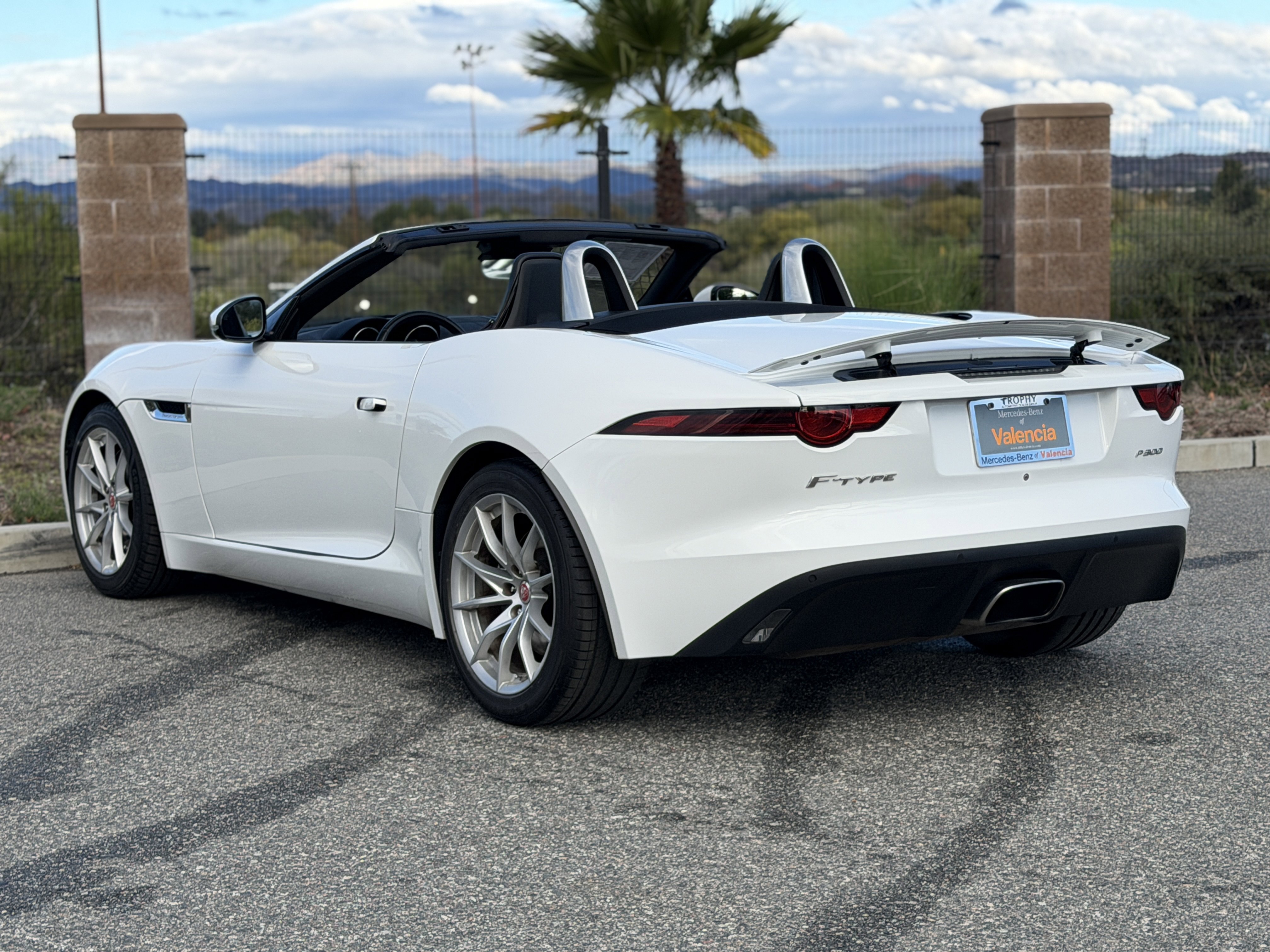 Used 2020 Jaguar F-TYPE Convertible image 10