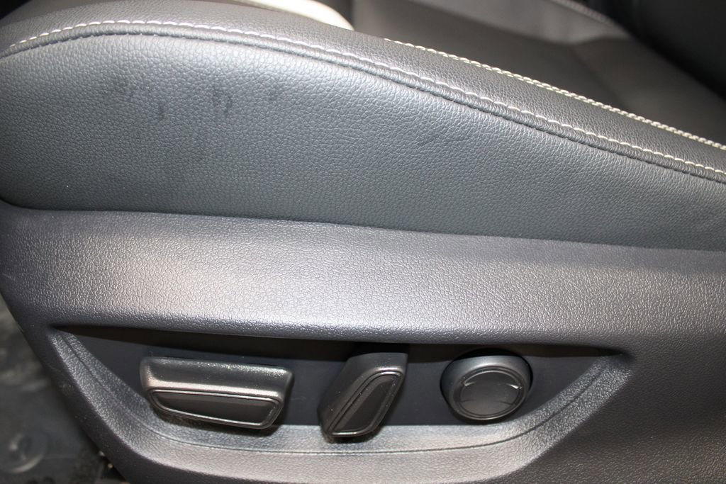 Used 2025 Toyota Camry SE image 17