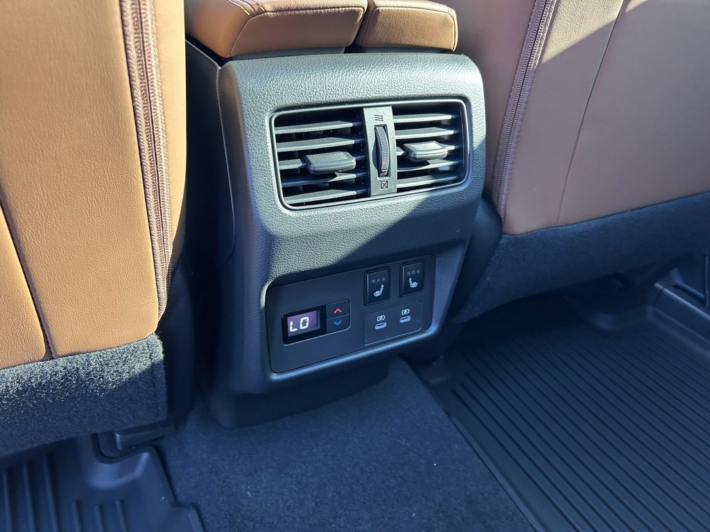New 2026 Nissan Rogue Platinum image 24