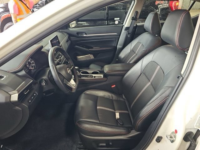 Used 2025 Nissan Altima 2.5 SR AWD/4WD image 8