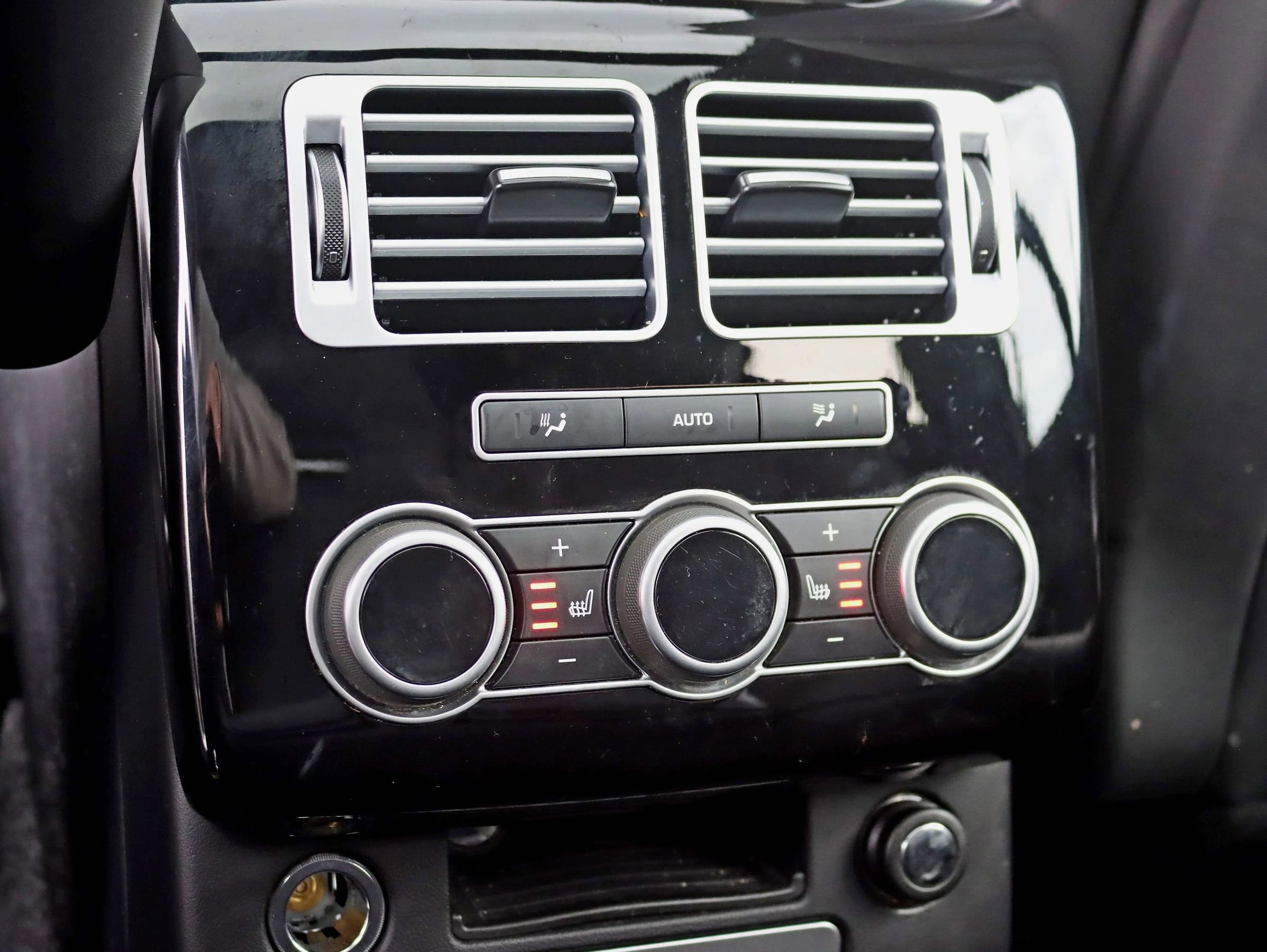 Used 2017 Land Rover Range Rover Supercharged image 28