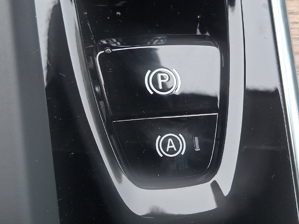 New 2027 Volvo XC60 B5 Plus AWD/4WD image 19