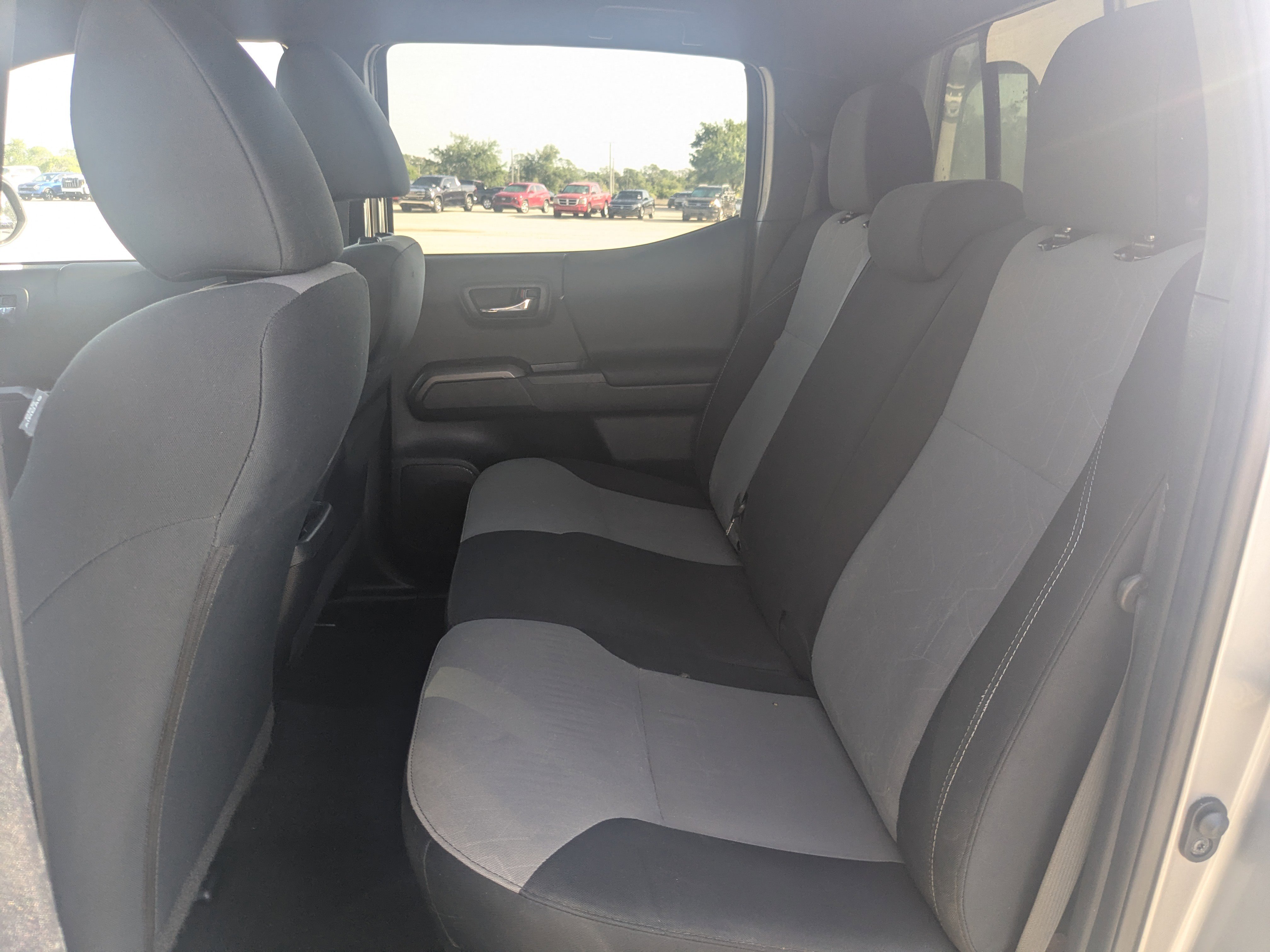 Used 2021 Toyota Tacoma TRD Sport w/ Technology Package image 17