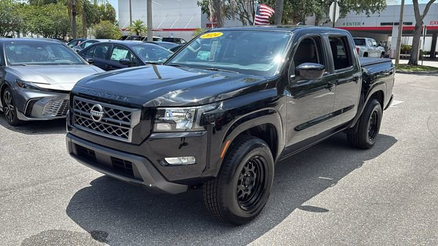 Used 2024 Nissan Frontier SV w/ SV Convenience Package RWD image 3