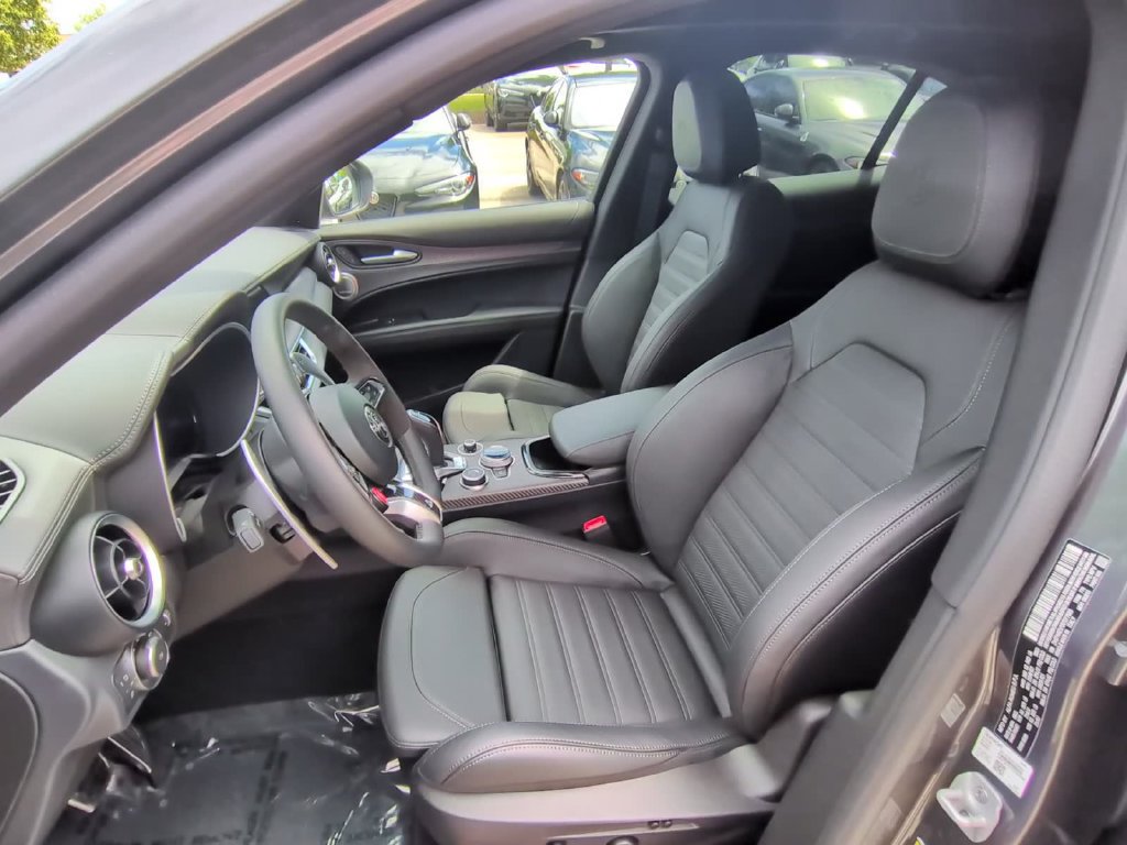 Used 2024 Alfa Romeo Stelvio Quadrifoglio AWD/4WD image 37