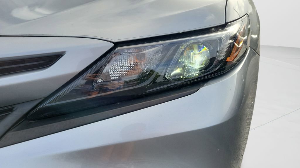 Used 2023 Toyota Camry SE image 9