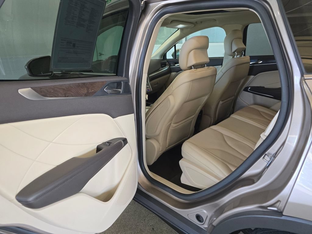 Used 2019 Lincoln MKC Reserve w/ MKC Climate Package FWD image 24