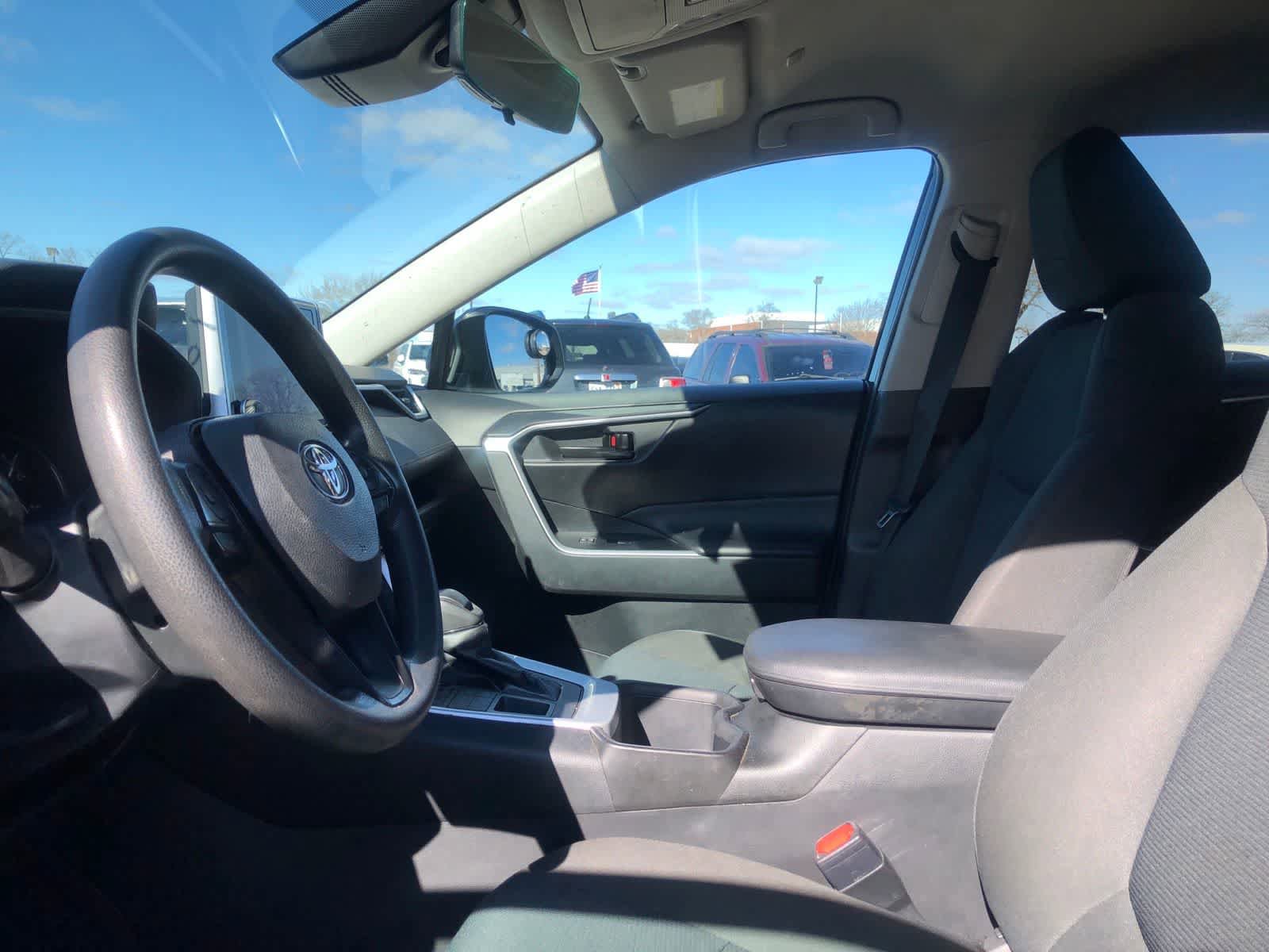 Used 2023 Toyota RAV4 LE AWD/4WD image 6