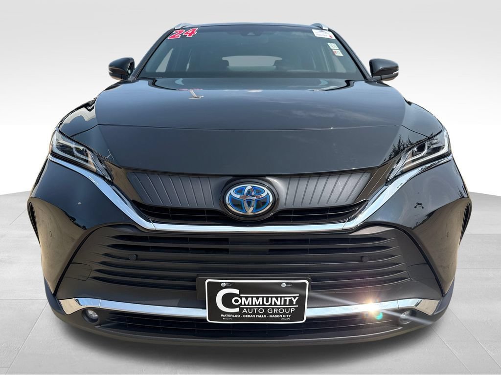 Used 2024 Toyota Venza XLE AWD/4WD image 8