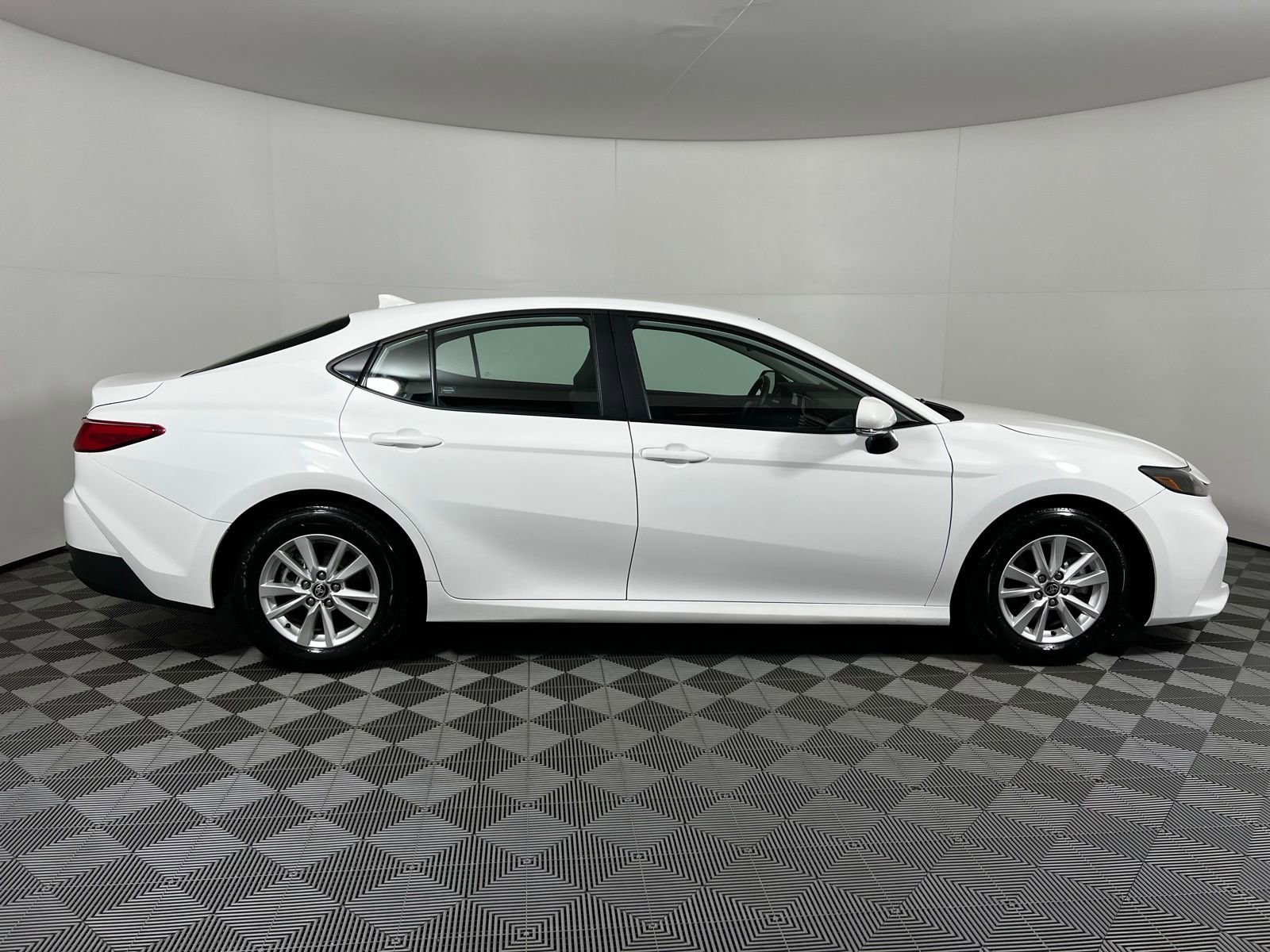 Certified 2025 Toyota Camry LE image 4