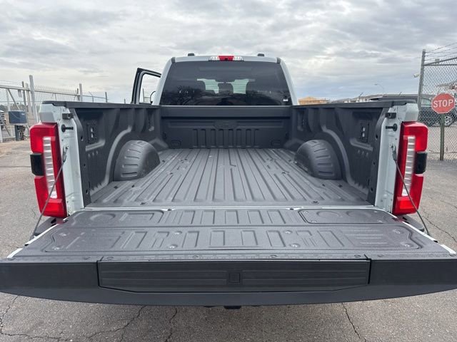 Used 2025 Ford F350 Lariat w/ Black Appearance Package image 8