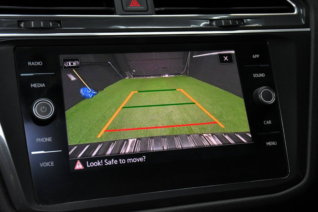 Used 2023 Volkswagen Tiguan SE R-Line FWD image 48