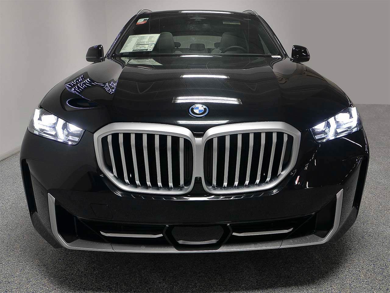 Used 2026 BMW X5 xDrive50e AWD/4WD image 2