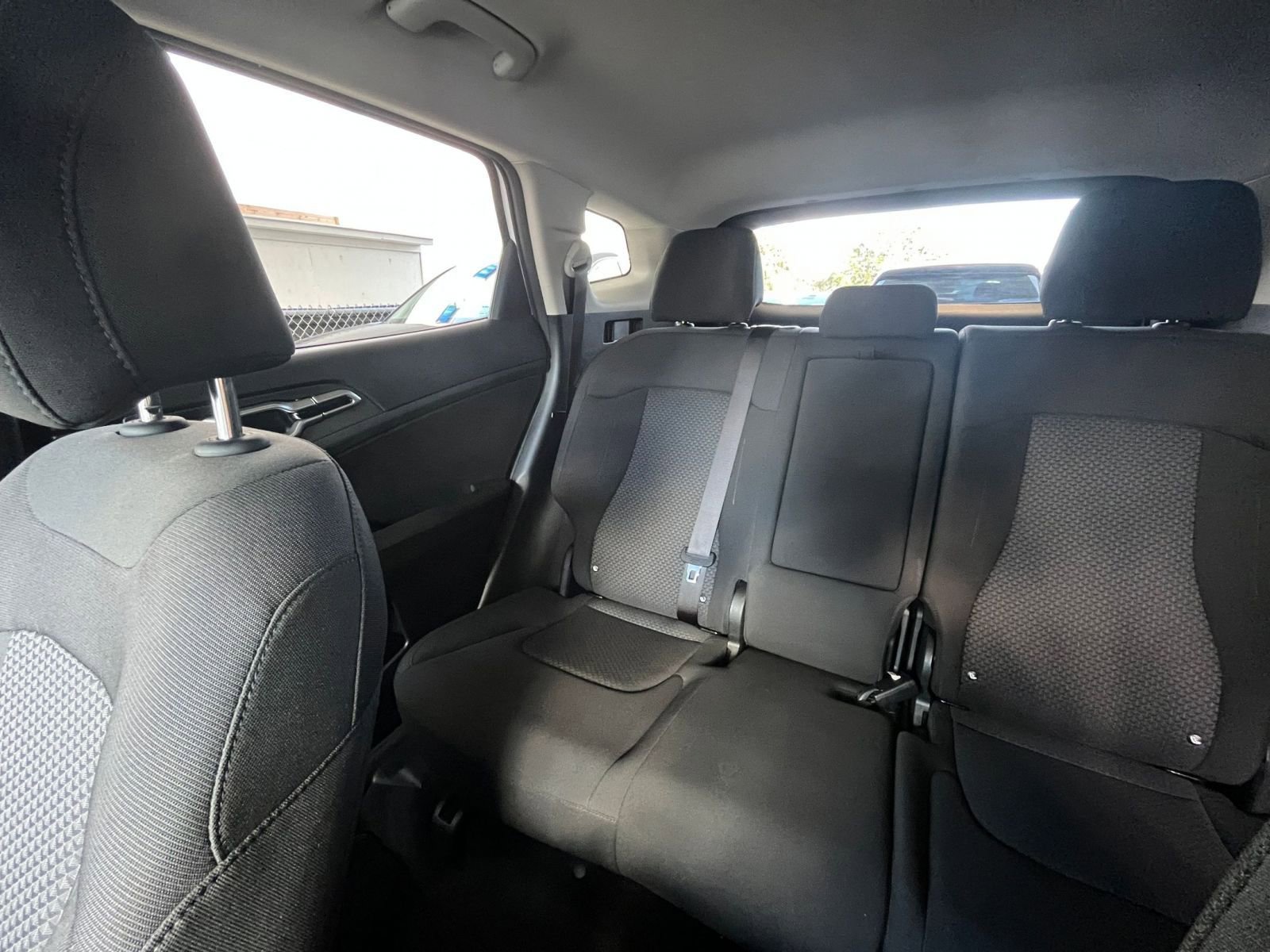 Used 2025 Kia Sportage LX image 39