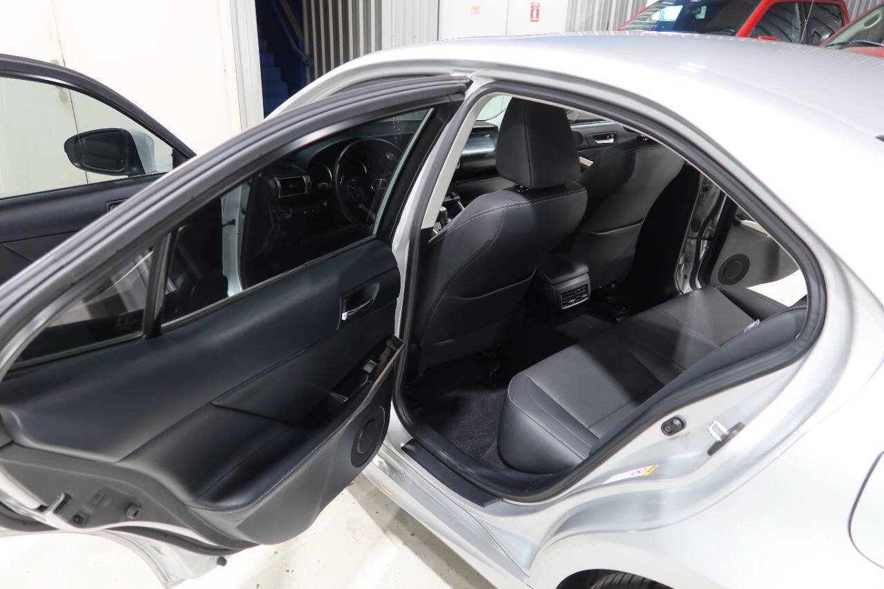 Used 2016 Lexus IS 300 AWD w/ Navigation System Package image 16