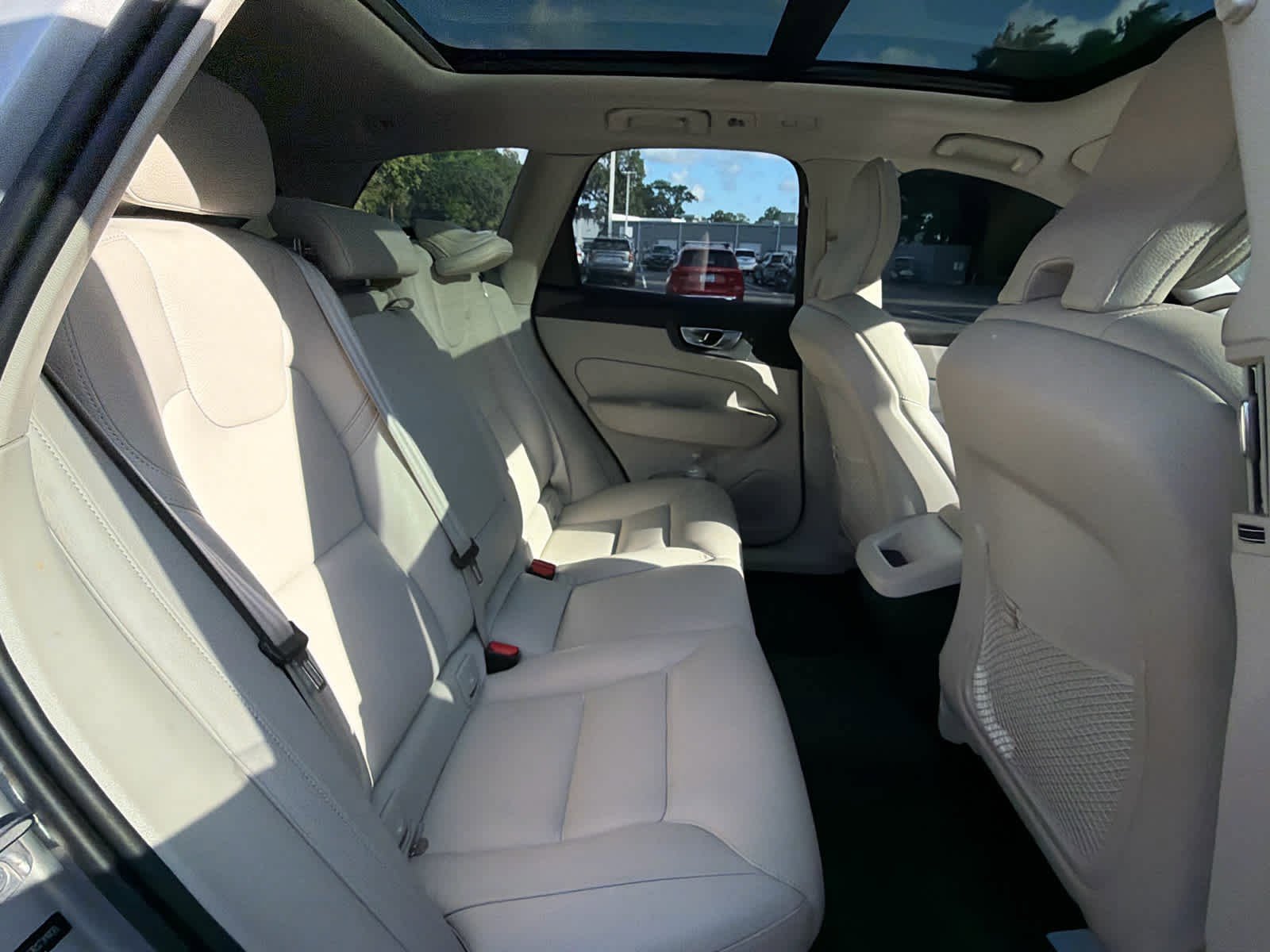 Used 2024 Volvo XC60 B5 Plus w/ Protection Package Premier AWD/4WD image 20