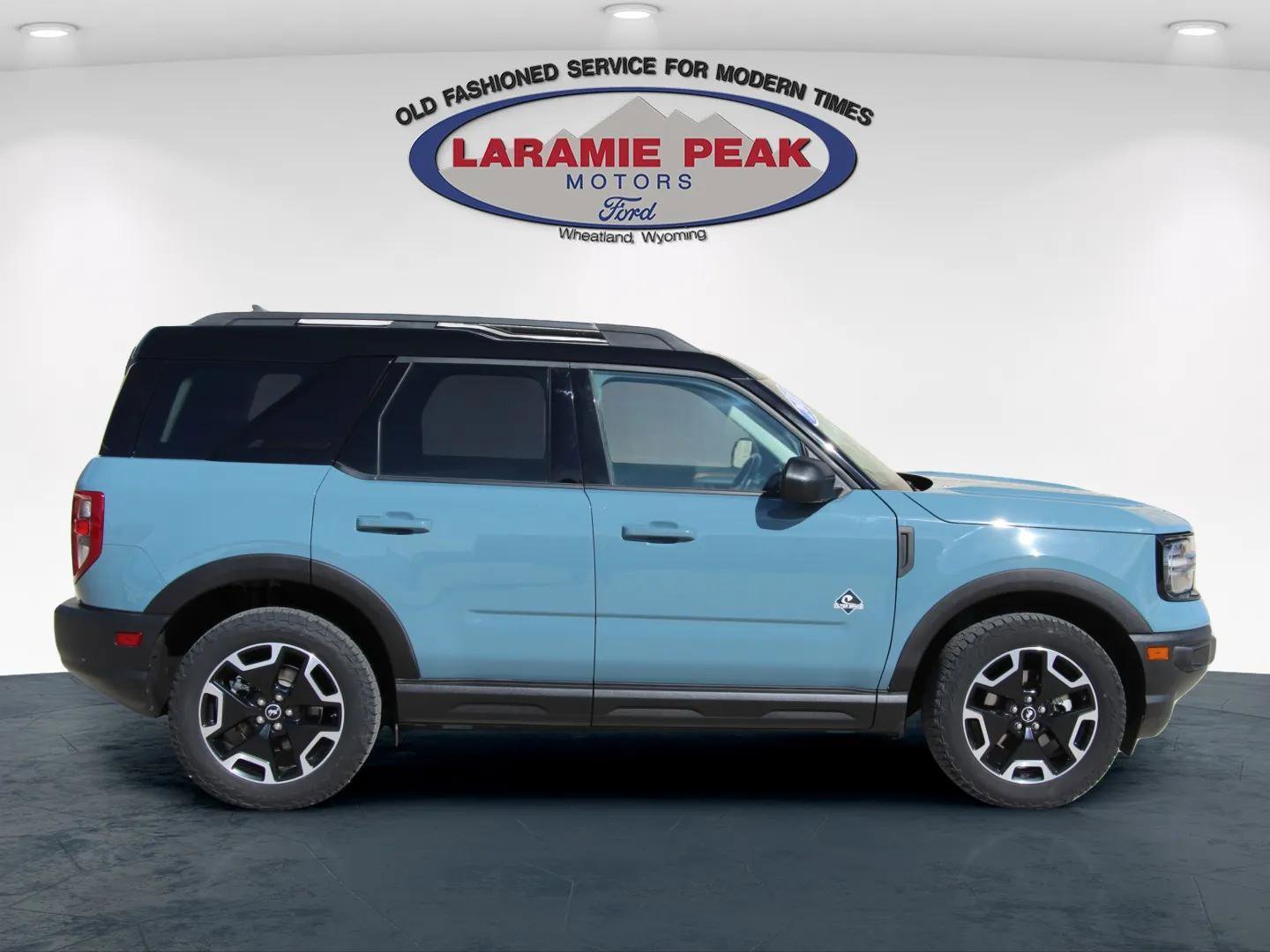 Used 2021 Ford Bronco Sport Outer Banks image 2