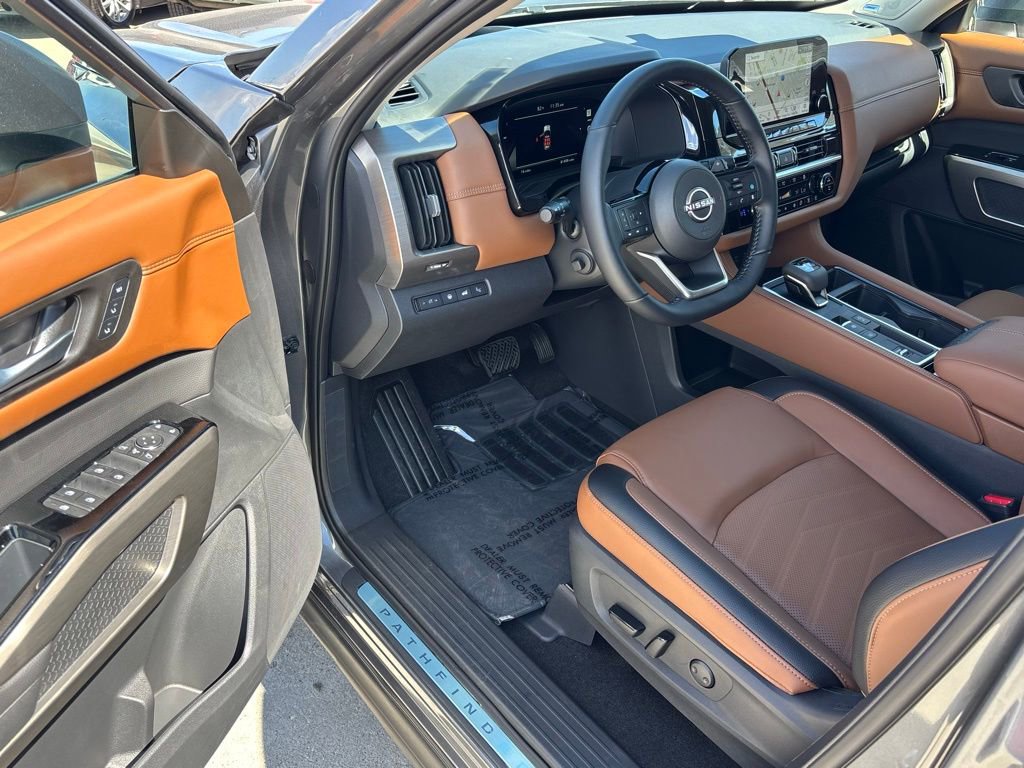 New 2025 Nissan Pathfinder Platinum w/ Cargo Package FWD image 8