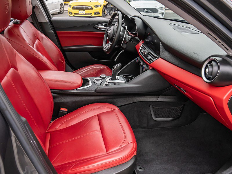 Used 2021 Alfa Romeo Giulia Sprint w/ Nero Edizione RWD image 18