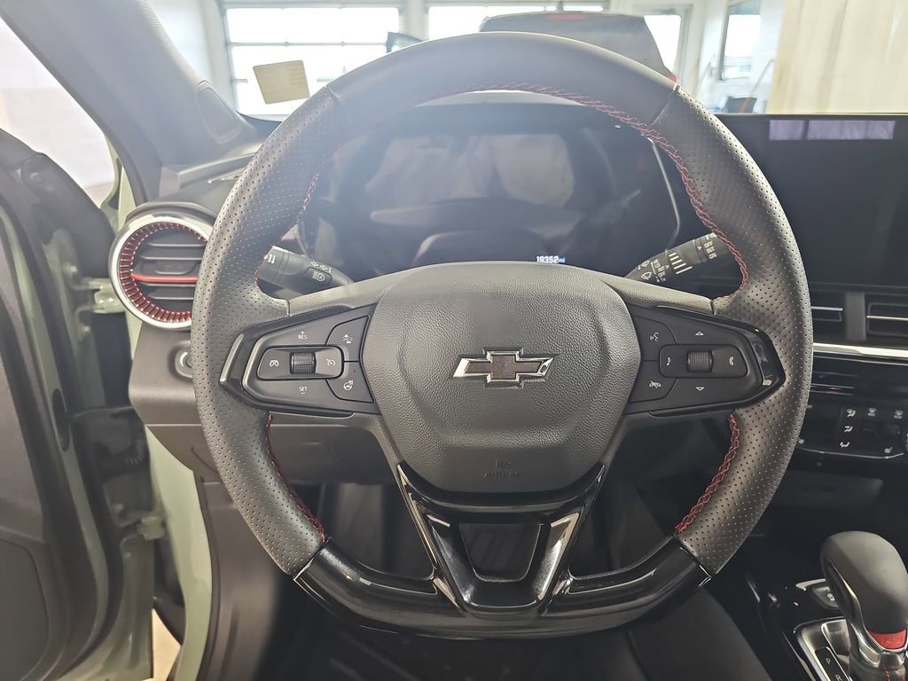 Certified 2024 Chevrolet Trax RS w/ Driver Confidence Package image 22