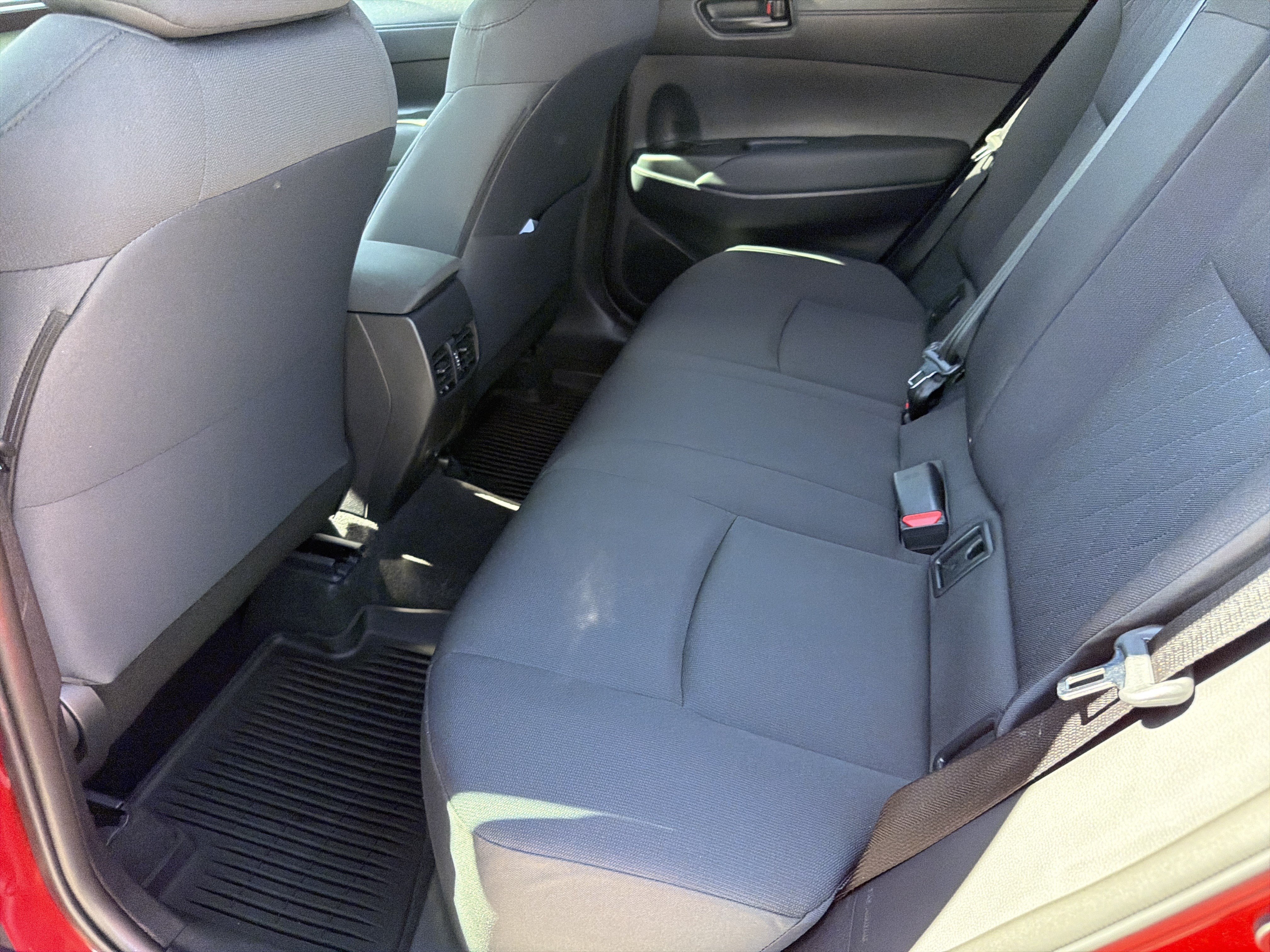 Certified 2025 Toyota Corolla Cross LE FWD image 31