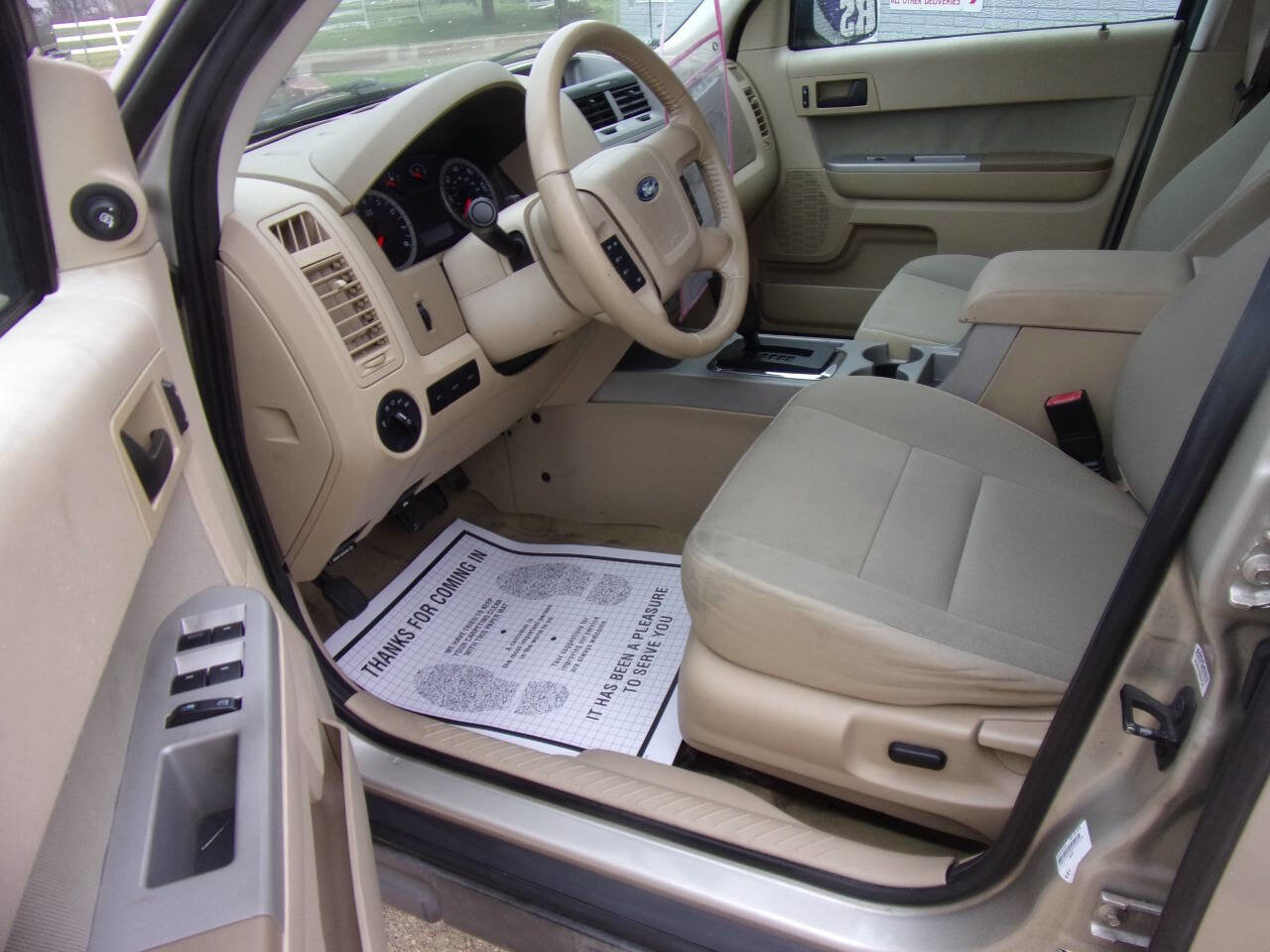 Used 2011 Ford Escape XLT w/ Cargo Pkg image 2