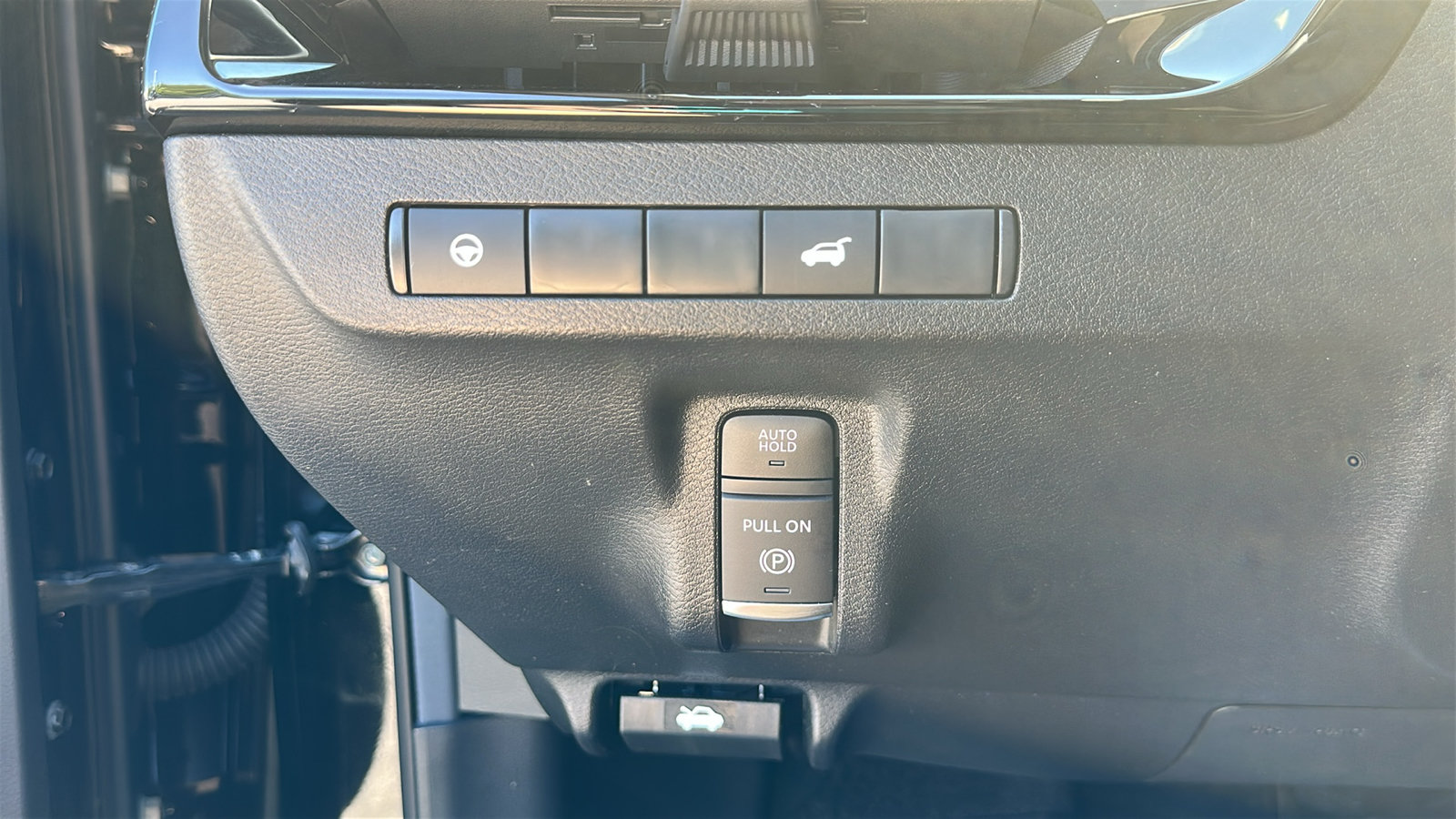 Certified 2025 Nissan Murano SV AWD/4WD image 13