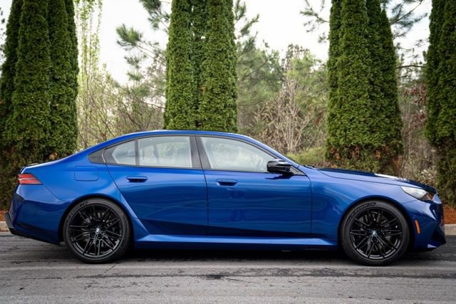 Used 2025 BMW M5 w/ Executive Package image 9