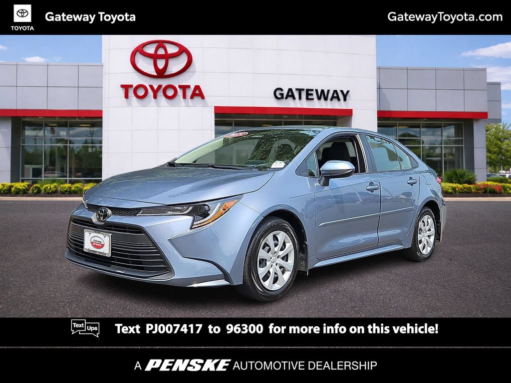 Used 2023 Toyota Corolla LE w/ Carpet Mat Package (TMS) FWD image 1
