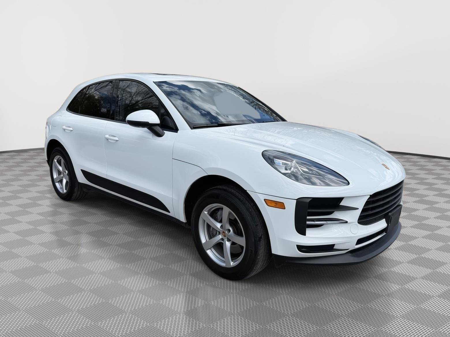Used 2021 Porsche Macan w/ Premium Package AWD/4WD image 7