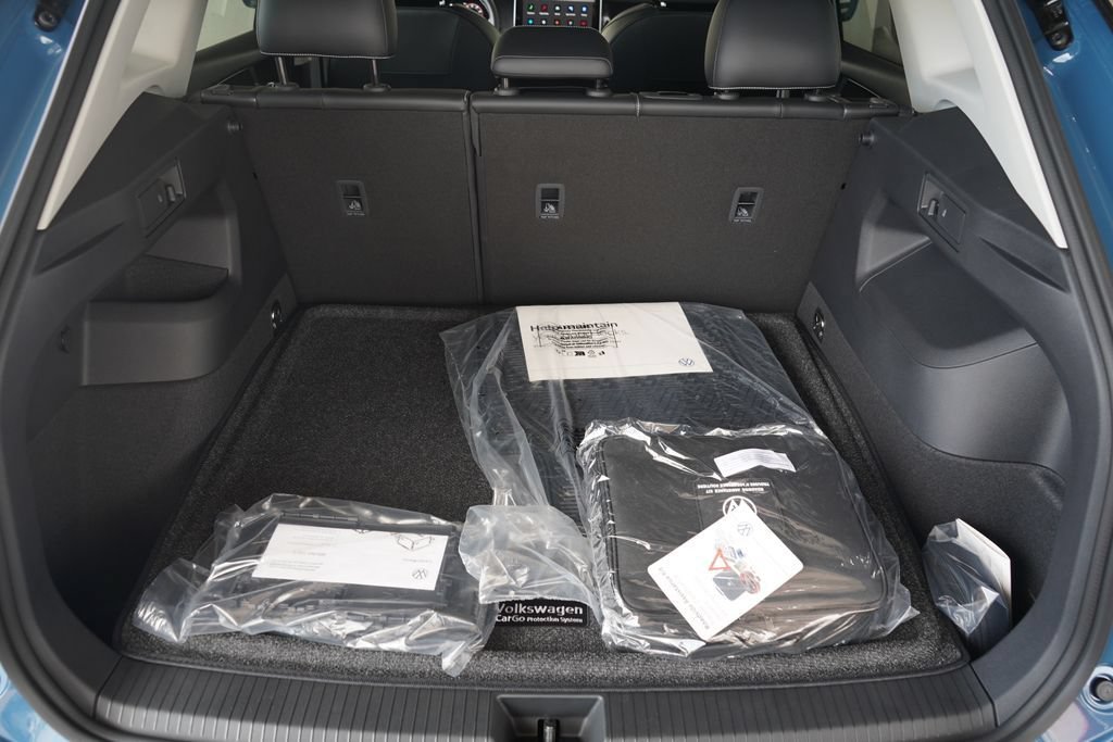 New 2026 Volkswagen Tiguan SE FWD image 13